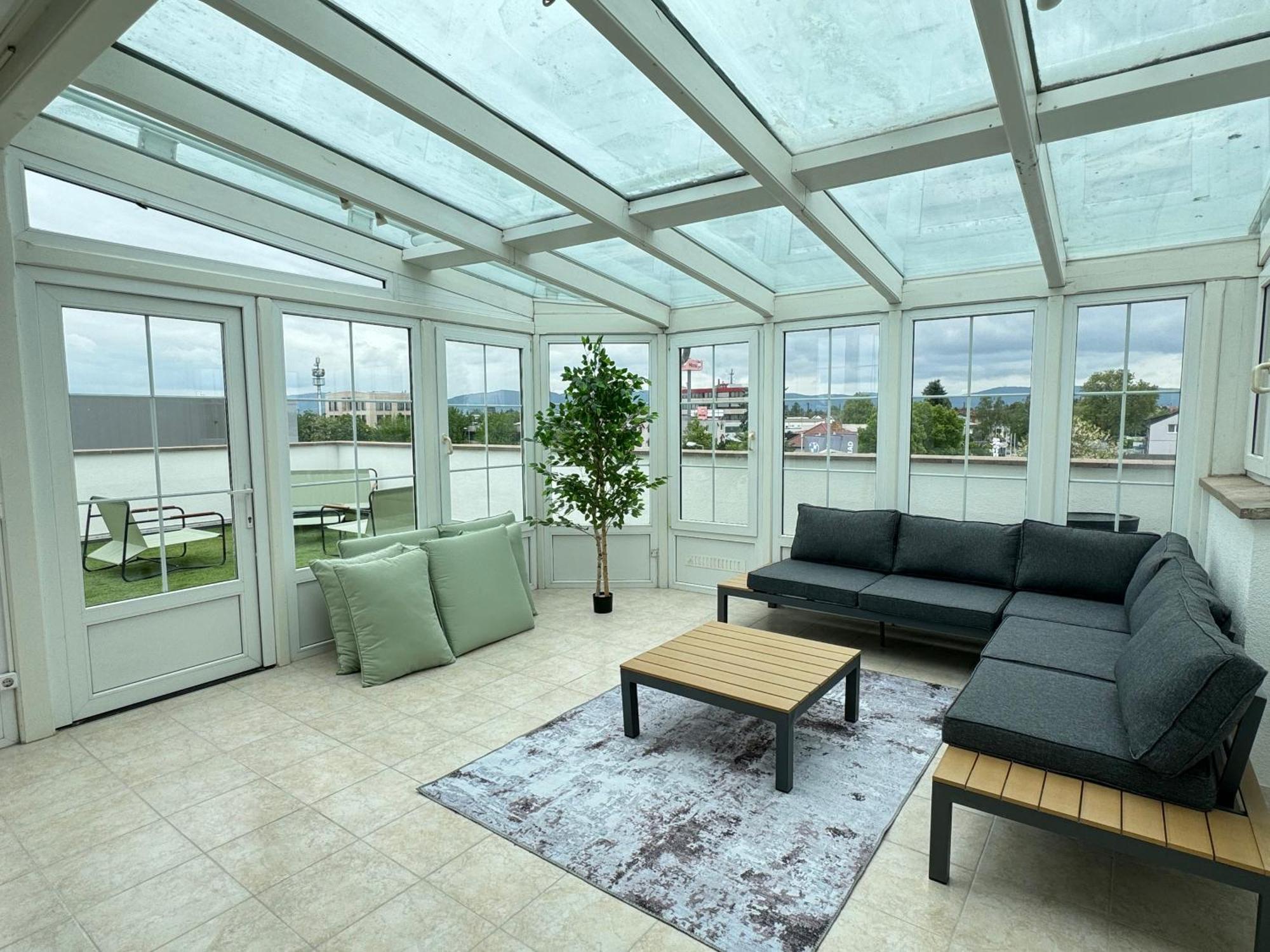 220 Qm Penthouse Wohnung Mit Fahrstuhl - Ohne Spa MHG Exterior foto